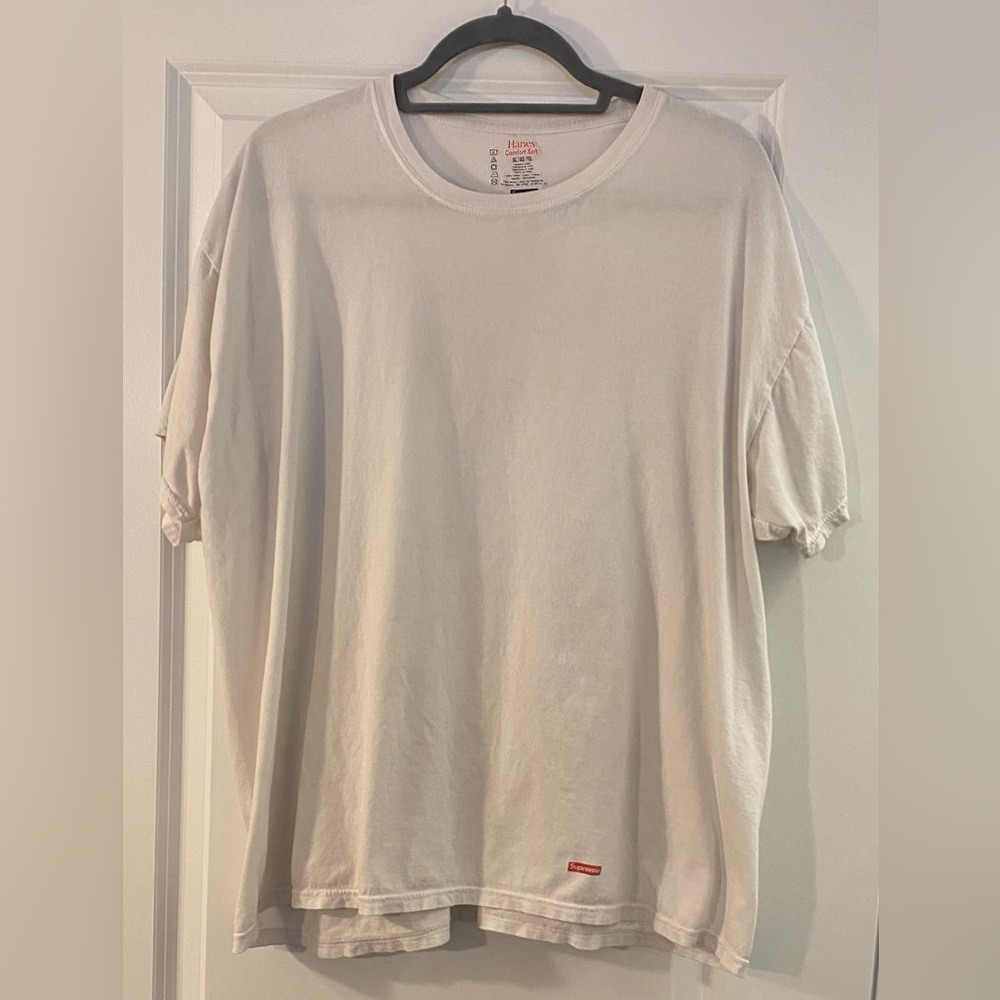 SUPREME X HANES WHITE TEE SHIRT / T-SHIRT CROSSOVER - SZ XL - GENTLY USED
